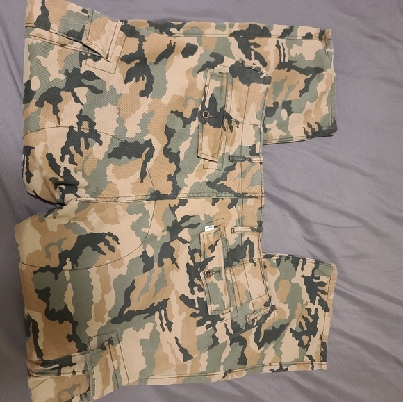 Levi Camouflage Cargo Pants - Picture 3 of 5
